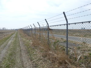 松島基地東側のフェンス